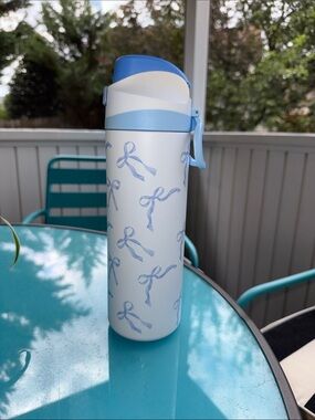 Hydrapeak Oasis Blue Bows Insulated Water Bottle